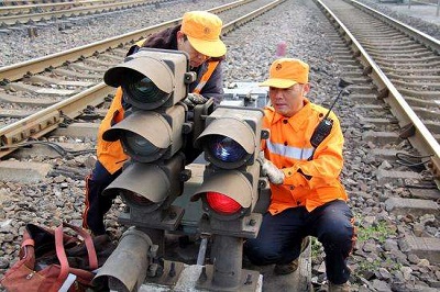 铁路信号员和信号工一样吗